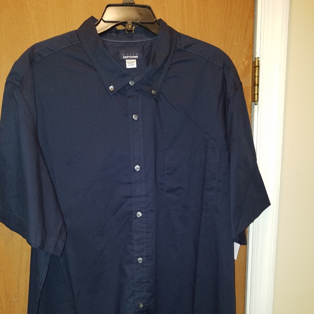 Lot of 3 Men's short sleeve shirts